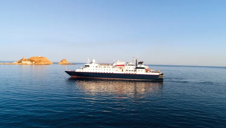 La Belle des Océans près de l'île Rousse 