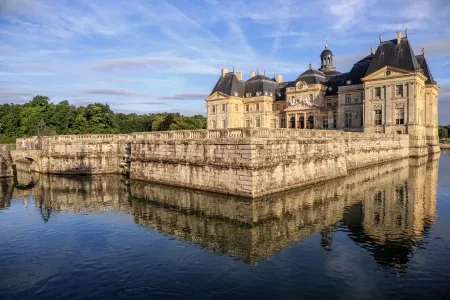 Vue sur le château Vaux-le-Vicomte  