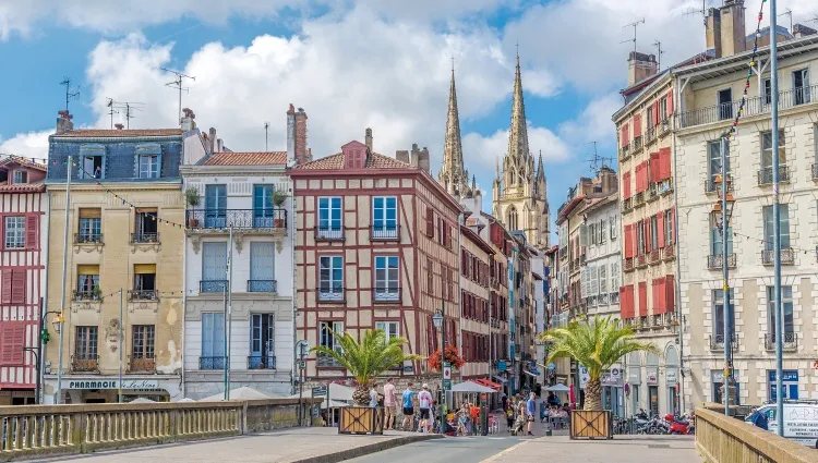 Petite vue piétonne de Bayonne 