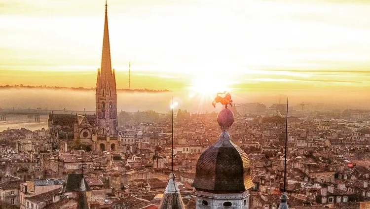 Lever du soleil à Bordeaux 