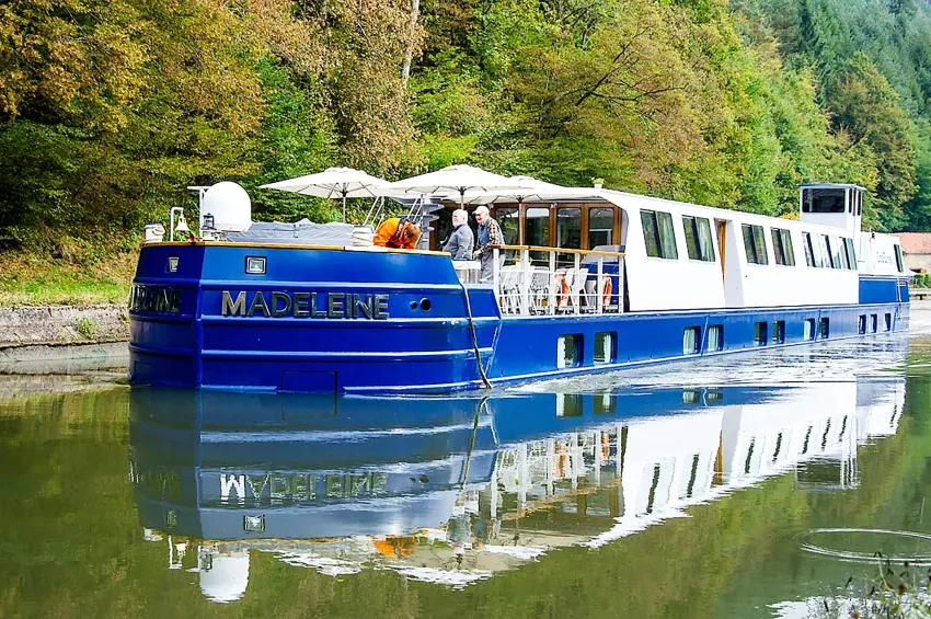 Péniche Madeleine en navigation 