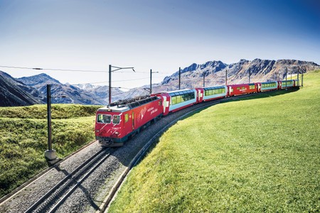 Full-day excursion aboard the Glacier Express Train | CroisiEurope