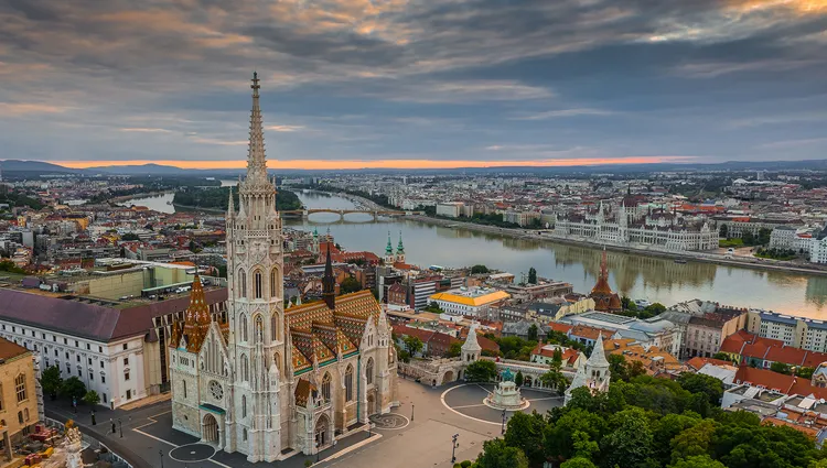 Vue aérienne de l'église Matthias à Budapest 