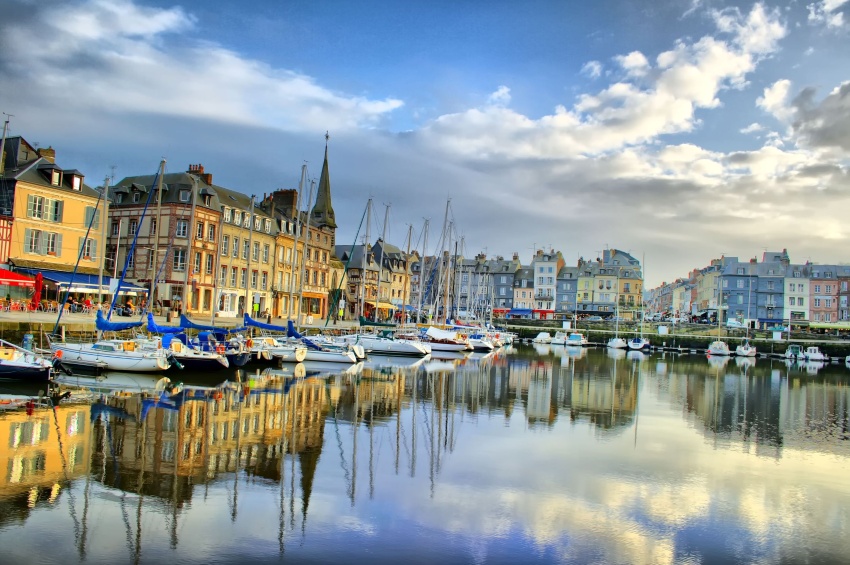 Guided walking tour of Honfleur | CroisiEurope Cruises