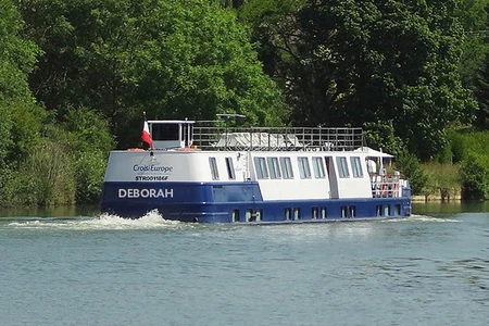 Deborah vessel sailing