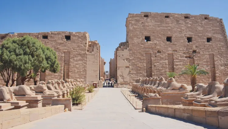 Chemin vers le temple de Karnak 