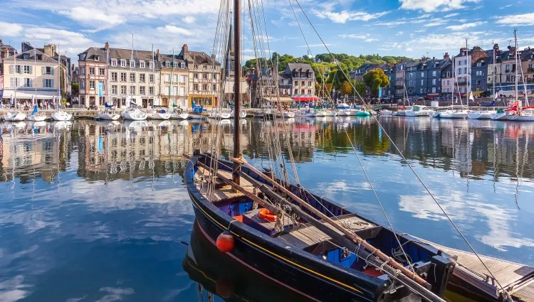 Barque sur la Seine à Honfleur 