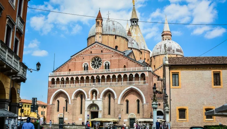 VENETIAN TREASURES - SINGLES HOLIDAYS