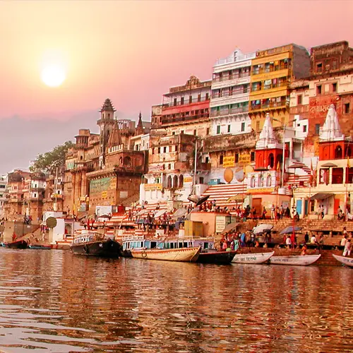 Inde maisons sur les rives du Ganges 