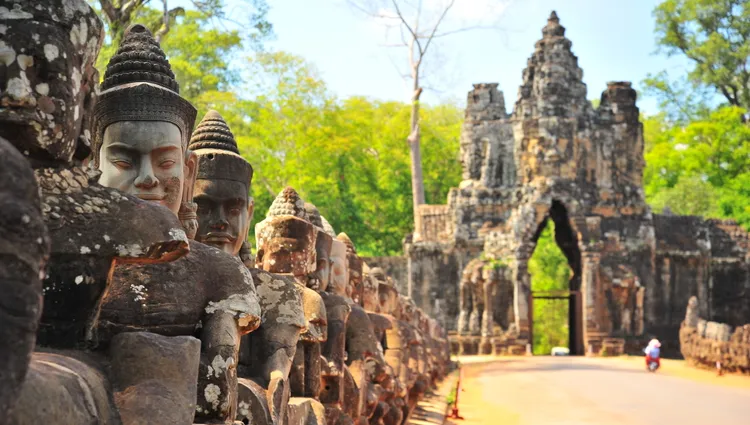 Statues sur le site d'Angkor 