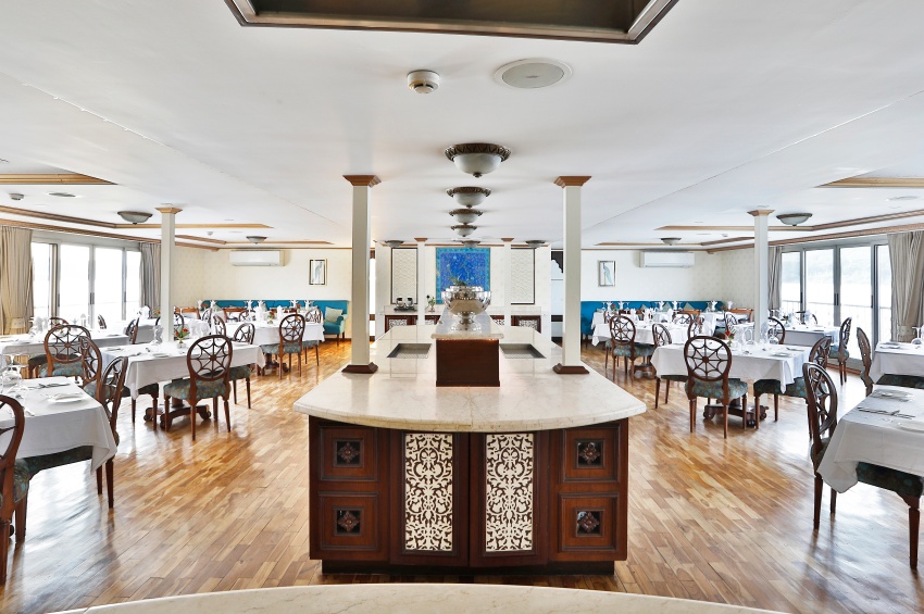 restaurant