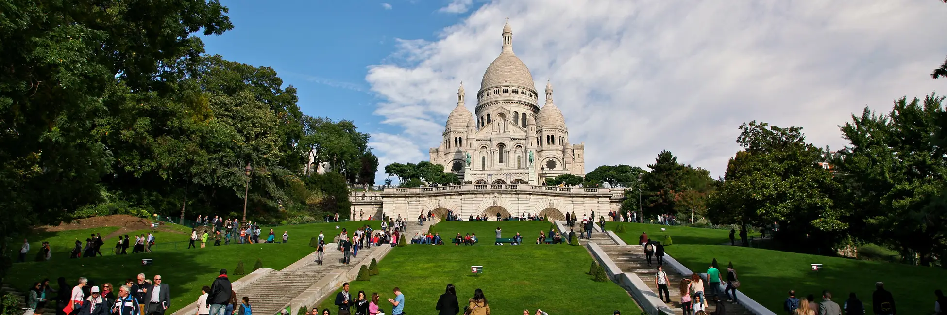 Vue du parc de la basilique de Montmartre 