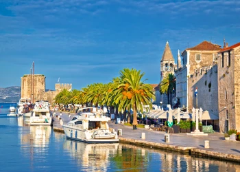 Le front de mer de Trogir 