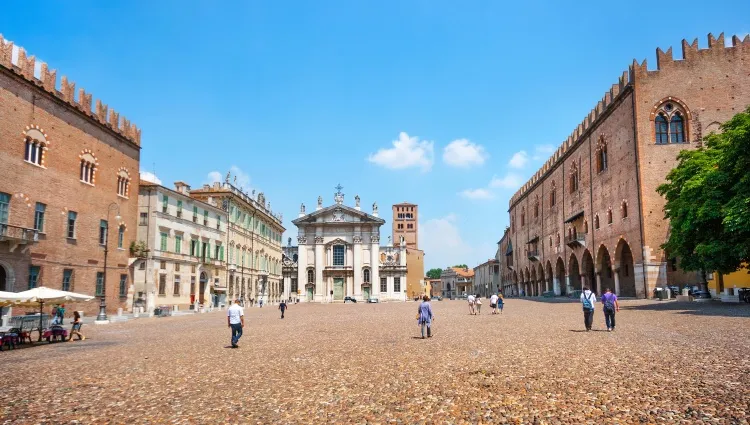 Mantoue, Piazza delle Erbe