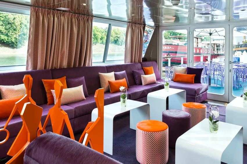 Lounge bar of the Raymonde vessel