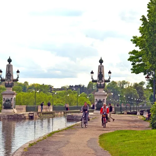 Stroll on bikes