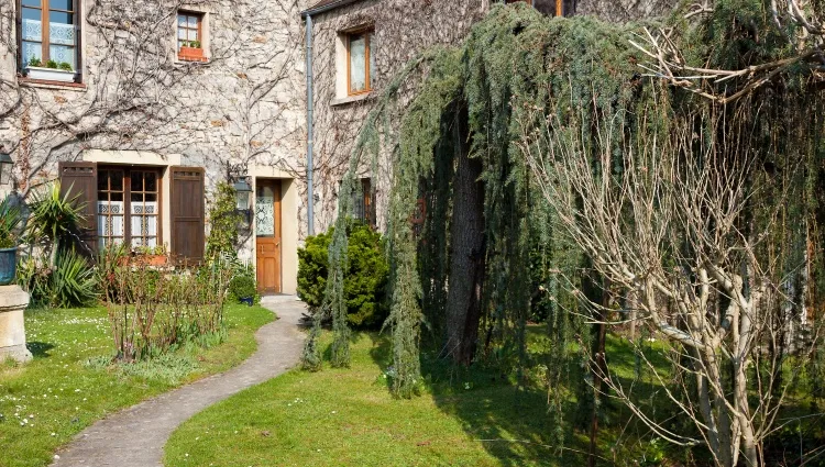 Petite maison dans la commune de Barbizon 