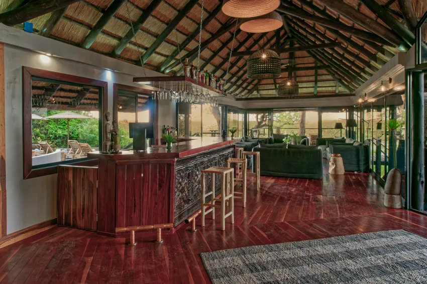 Le salon-bar du Kaza Safari Lodge 