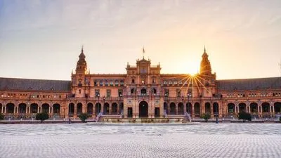 Zonsverduistering van 12 augustus 2026: Onvergetelijke cruise door Andalusië voor een uitzonderlijk hemelspektakel (formule haven/haven)