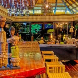 https://images.croisieurope.com/media/0b5936f2-1e46-41aa-a984-b83119ee5e0e/5/salon-bar-nuit-kaza-lodge-namibie-afrique-lou-coetzer-lou-coetzer 