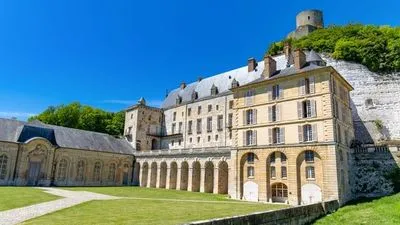 Image alt text not provided.