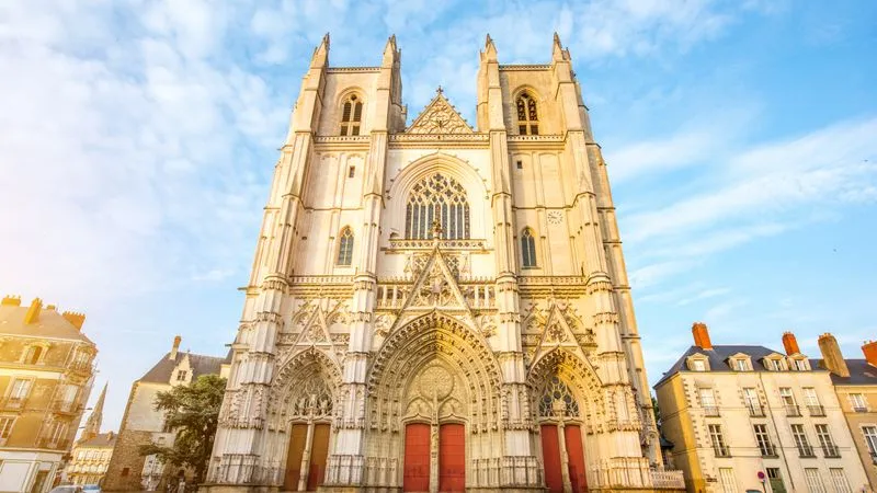 Guided tour of Nantes Cathedral and the Château of the Dukes of Brittany
