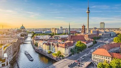 De Berlin à Amsterdam : depuis la capitale allemande vers la Hollande et ses canaux (formule port/port)