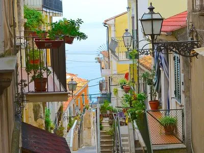 Image alt text not provided.