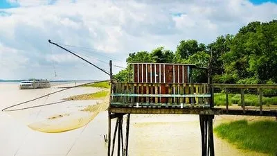 Croisière des saveurs en Aquitaine de Bordeaux à Royan, l'estuaire de la Gironde, la Garonne et la Dordogne. (formule port-port)