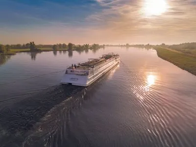 Les croisières fluviales et maritimes / River and Sea cruises
