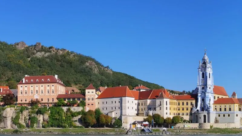 Transfert vers Durnstein et découverte du village en compagnie de l'animatrice