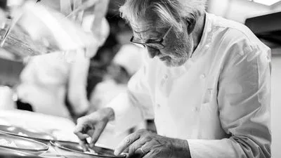 Croisière gastronomique sur la Seine - Repas imaginé par Pierre Gagnaire, 3 étoiles au Guide Michelin - Une escapade gourmande entre saveurs et patrimoines (formule port/port)