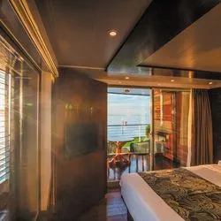 https://images.croisieurope.com/medias/2f023038-ea04-4445-9753-50c45cb63a22/R16_9/400x225