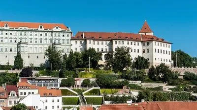 Image alt text not provided.