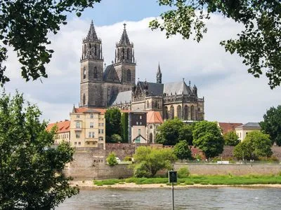 Image alt text not provided.