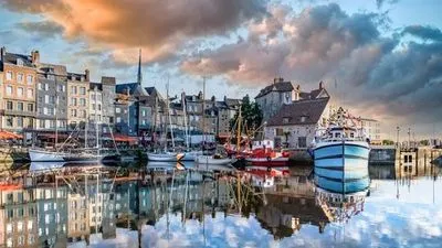 The Royal Seine and Normandy¿s Hidden Secrets Cruise (port-to-port cruise)