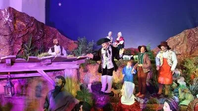 Santons and Christmas traditions along the canals of Provence In the footsteps of fortresses and authentic villages