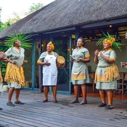  https://images.croisieurope.com/media/4e9fbeda-9915-4b75-9d98-0e52881e79a7/5/danse-locale-kaza-lodge-31namibie-afrique-kevin-hogan-kevin-hogan 