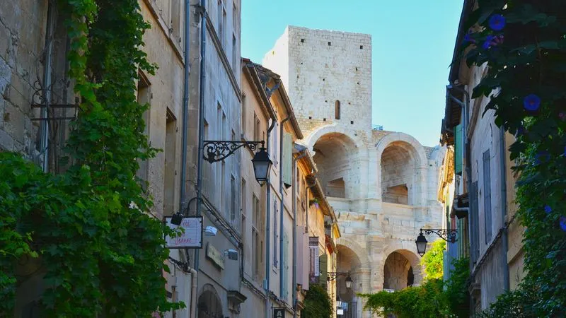 Guided walking tour of Arles
