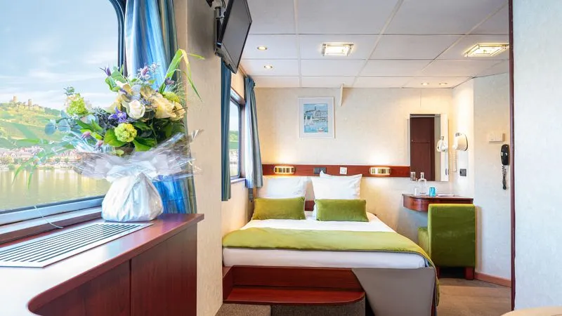 Main Deck Suite Double Bed Cat B