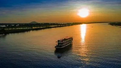 Cruise along the Mekong