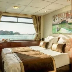 https://images.croisieurope.com/media/6b72850e-1edb-4fd3-9fd0-6ea87c363c2d/5/cabine-double-pont-superieur-ms-michelangelo-venise-italie-gazella-studio-gazella-studio