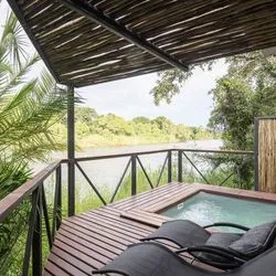 https://images.croisieurope.com/media/6d3d13b9-0289-4ab9-8b86-74e0d7e62148/5/terrasse-piscine-vue-fleuve-cascade-lodge-namibie-afrique-alexandre-sattler