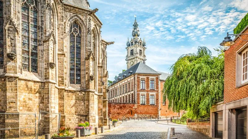 FOOD TOUR IN MONS.