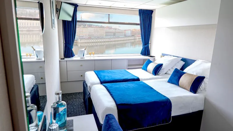 Upper Deck 2 Beds Cat B
