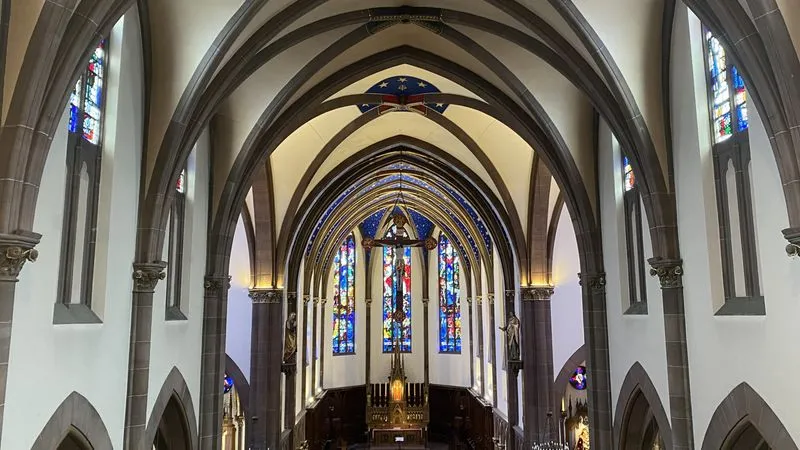 Basilique Notre-Dame de Marienthal et marché de Noël à Haguenau