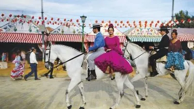 L'Andalousie Spécial "Feria" : Les splendeurs de l'Andalousie au fil du Guadalquivir : Séville, Grenade, Cordoue et Cadix ; les incontournables en tout inclus (formule port-port)