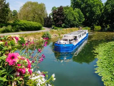 Canal barges