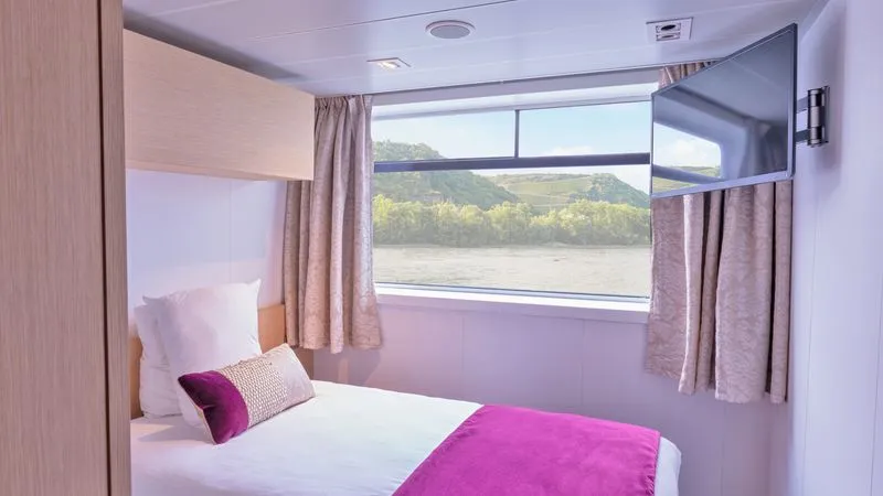Main Deck 1 Bed Single Cat C