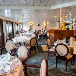 https://images.croisieurope.com/medias/84ba0ce2-a7ab-4308-b011-79533a580ea0/R16_9/400x225
